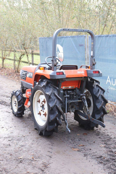 Kubota GT19 - Traktor: das Bild 4 Kubota GT19 - Traktor: das Bild 4
