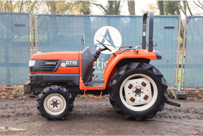 Kubota GT19 - Traktor: das Bild 2 Kubota GT19 - Traktor: das Bild 2