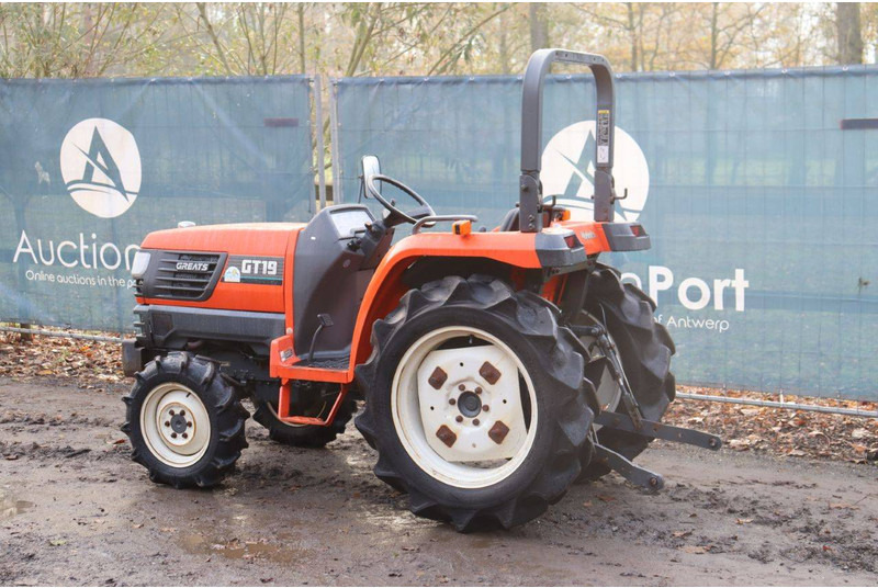 Kubota GT19 - Traktor: das Bild 3 Kubota GT19 - Traktor: das Bild 3