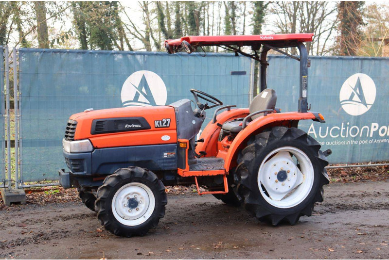 Kubota KL27 - Traktor: das Bild 1 Kubota KL27 - Traktor: das Bild 1