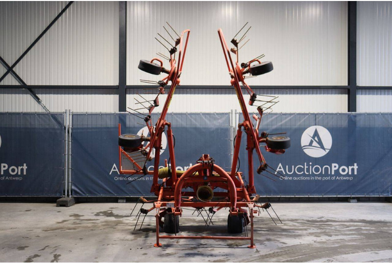 Kuhn GF6401MH - Heuwender/ Wenderechen: das Bild 2 Kuhn GF6401MH - Heuwender/ Wenderechen: das Bild 2