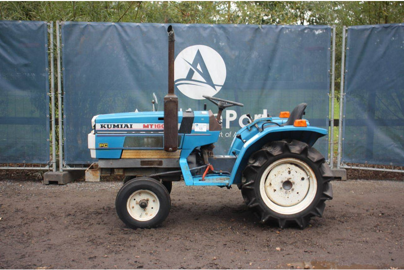 Kumiai MT1601 - Traktor: das Bild 2 Kumiai MT1601 - Traktor: das Bild 2