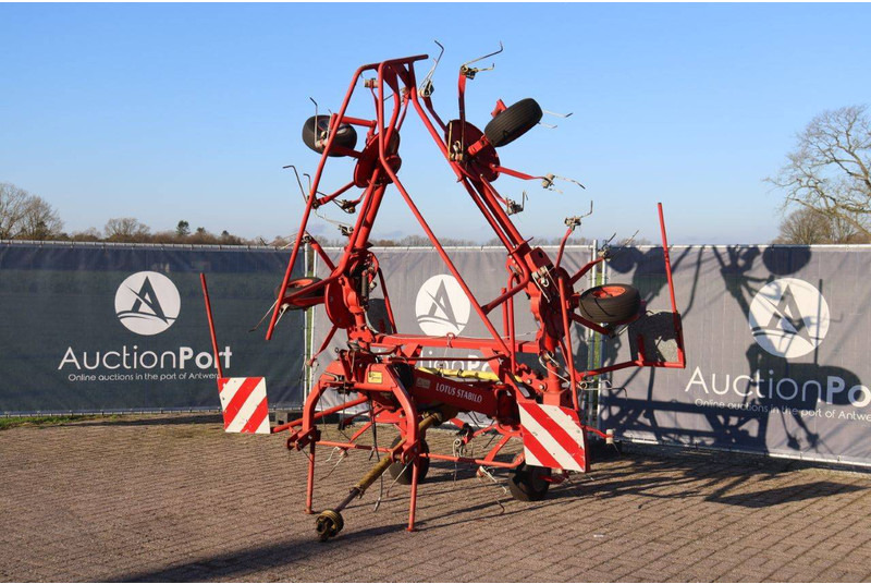 Lely LOTUS STABILO - Heuwender/ Wenderechen: das Bild 3 Lely LOTUS STABILO - Heuwender/ Wenderechen: das Bild 3