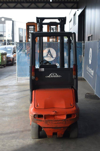 Linde E20P - Elektrostapler: das Bild 4 Linde E20P - Elektrostapler: das Bild 4
