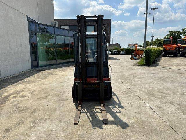 Linde H18T-02 - Treibgasstapler: das Bild 2 Linde H18T-02 - Treibgasstapler: das Bild 2