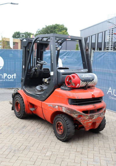 Linde H30T-03 - Treibgasstapler: das Bild 4 Linde H30T-03 - Treibgasstapler: das Bild 4