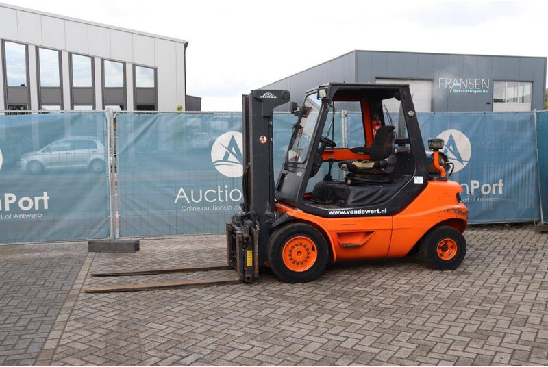 Linde H30T-03 - Treibgasstapler: das Bild 1 Linde H30T-03 - Treibgasstapler: das Bild 1
