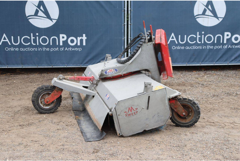 M-SWEEP - Kehrmaschine: das Bild 2 M-SWEEP - Kehrmaschine: das Bild 2