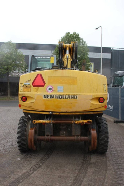 New Holland MH5 Plus - Mobilbagger: das Bild 4 New Holland MH5 Plus - Mobilbagger: das Bild 4