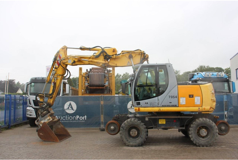 New Holland MH5 Plus - Mobilbagger: das Bild 2 New Holland MH5 Plus - Mobilbagger: das Bild 2