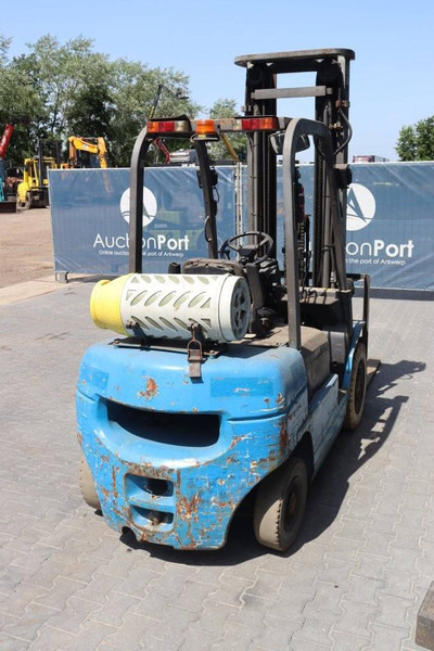 Nissan CPQD25N - Treibgasstapler: das Bild 5 Nissan CPQD25N - Treibgasstapler: das Bild 5