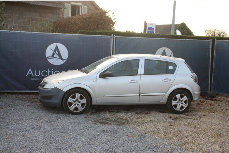 Opel Astra - Limousine: das Bild 1 Opel Astra - Limousine: das Bild 1