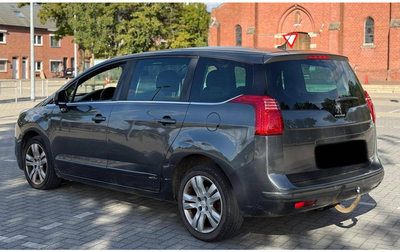 Peugeot 5008 (I - phase 2) 2.0 HDi - Limousine: das Bild 2 Peugeot 5008 (I - phase 2) 2.0 HDi - Limousine: das Bild 2