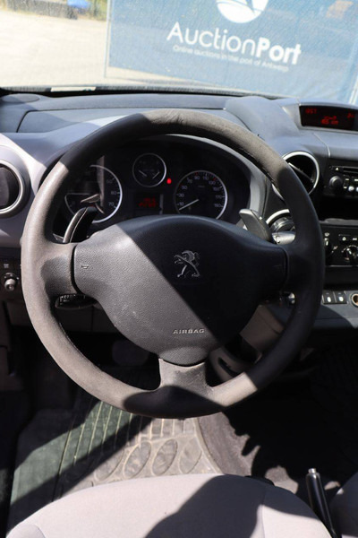 Kastenwagen Peugeot Partner: das Bild 20