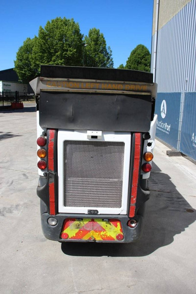 Schmidt Compact 200 Sweeper - Kehrmaschine: das Bild 4 Schmidt Compact 200 Sweeper - Kehrmaschine: das Bild 4