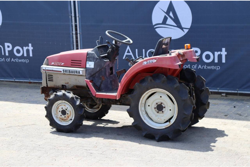 Shibaura P155F - Traktor: das Bild 3 Shibaura P155F - Traktor: das Bild 3