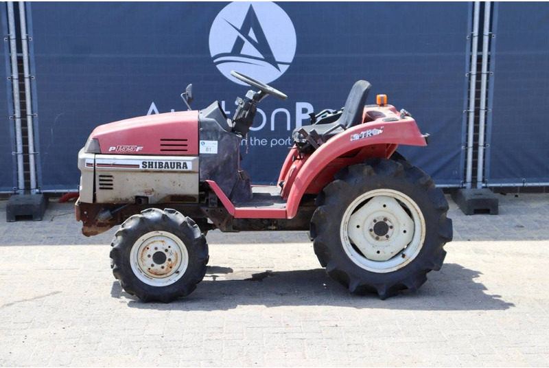 Shibaura P155F - Traktor: das Bild 2 Shibaura P155F - Traktor: das Bild 2