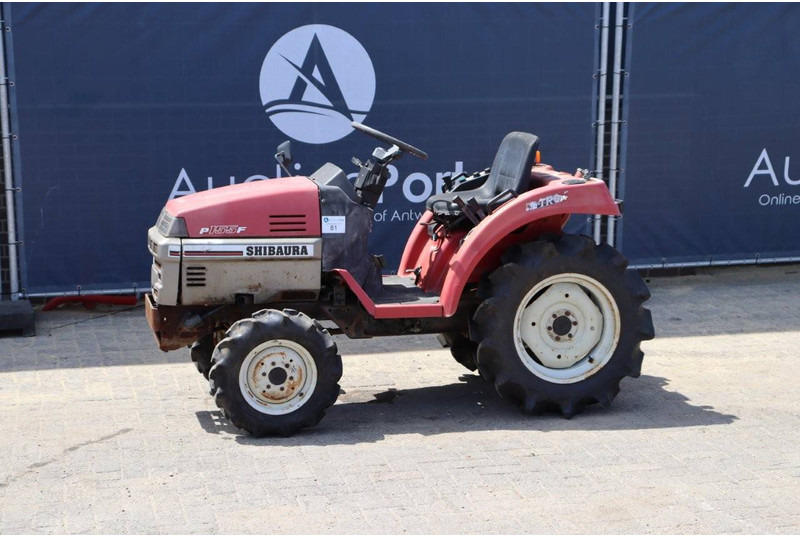 Shibaura P155F - Traktor: das Bild 1 Shibaura P155F - Traktor: das Bild 1