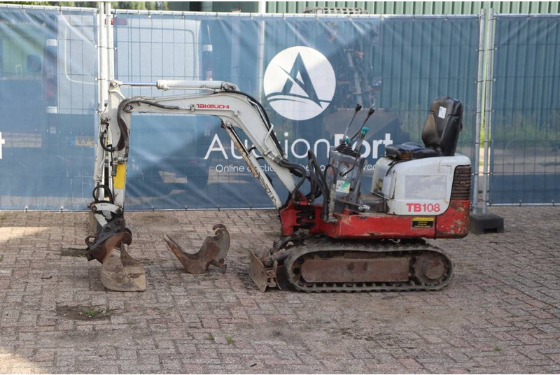 Takeuchi TB108 - Minibagger: das Bild 1 Takeuchi TB108 - Minibagger: das Bild 1