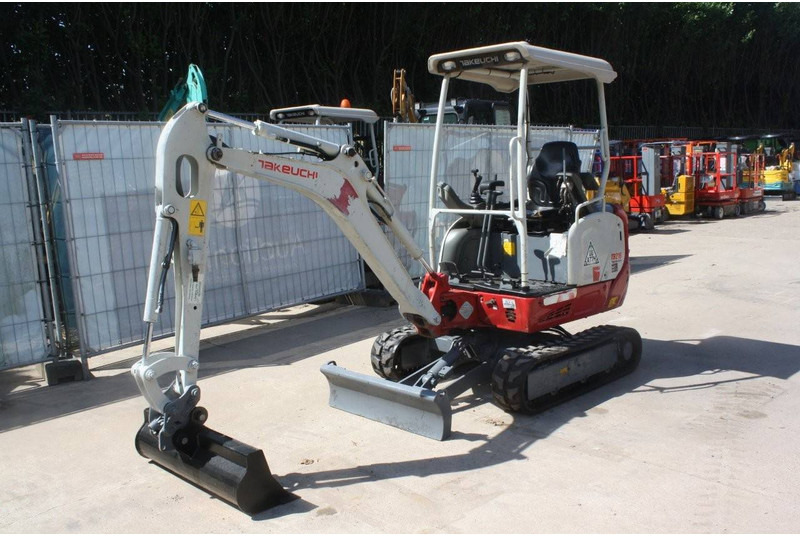 Takeuchi TB216 - Minibagger: das Bild 2 Takeuchi TB216 - Minibagger: das Bild 2