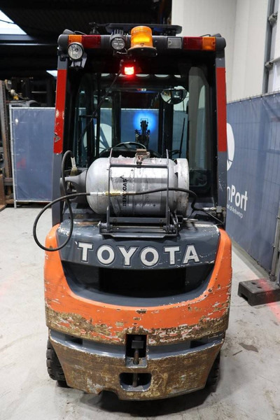 Toyota 02-8FGF18 - Treibgasstapler: das Bild 4 Toyota 02-8FGF18 - Treibgasstapler: das Bild 4
