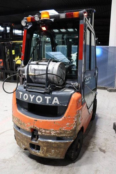 Toyota 02-8FGF18 - Treibgasstapler: das Bild 5 Toyota 02-8FGF18 - Treibgasstapler: das Bild 5