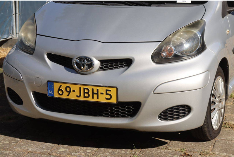 Limousine Toyota Aygo: das Bild 10