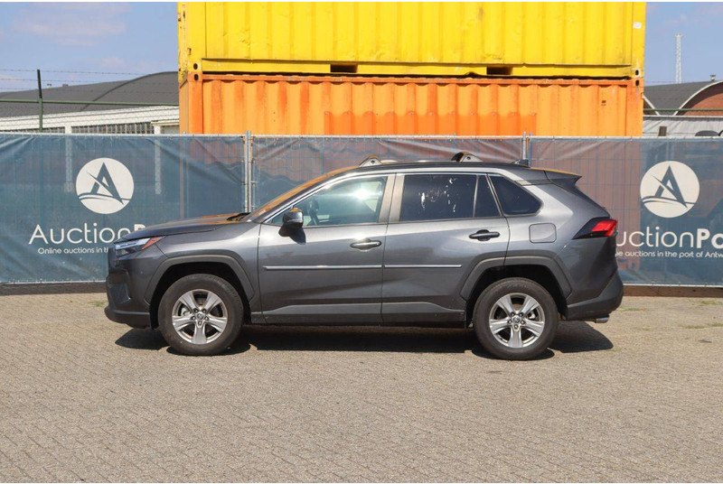 Toyota RAV4 XLE AWD - Limousine: das Bild 2 Toyota RAV4 XLE AWD - Limousine: das Bild 2