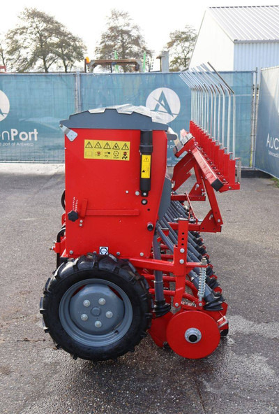 UNIA POZNANIAK 420/3 - Sätechnik: das Bild 4 UNIA POZNANIAK 420/3 - Sätechnik: das Bild 4