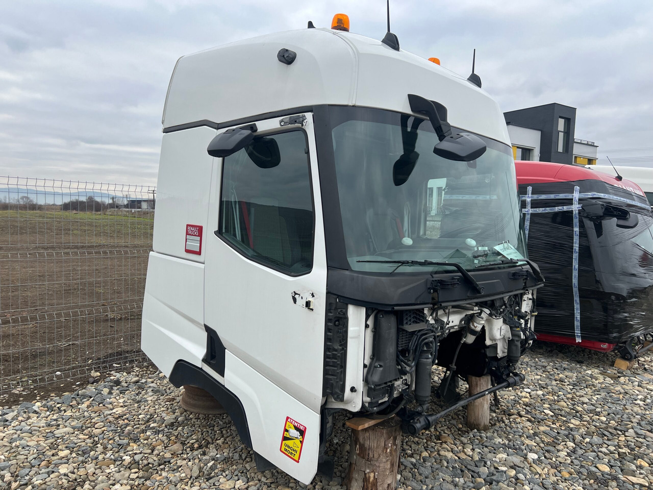 CABINA RENAULT T SLEEPER - Fahrerhaus für LKW: das Bild 2 CABINA RENAULT T SLEEPER - Fahrerhaus für LKW: das Bild 2