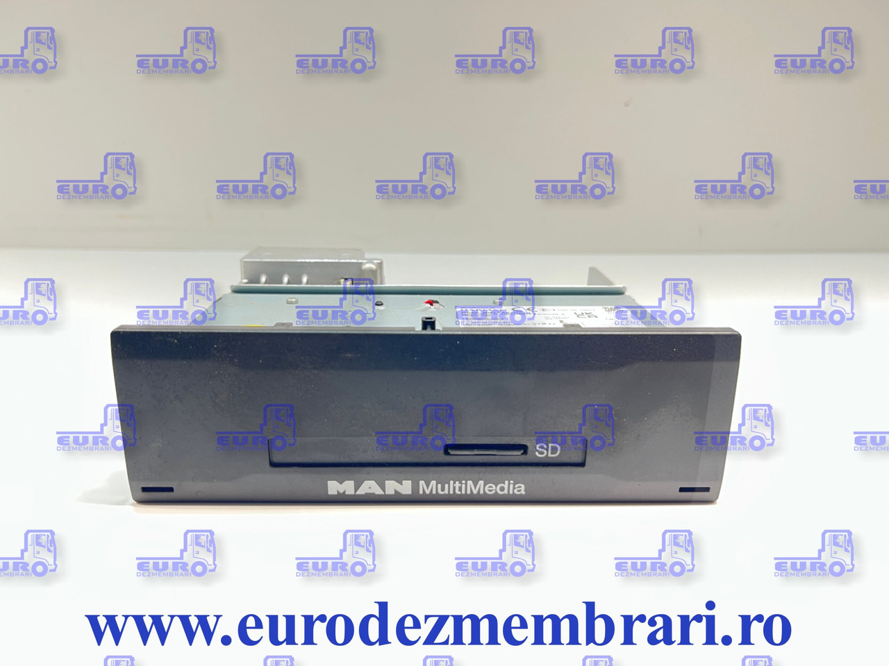 ELEMENT BORD RADIO MAN MMT3 81.28100.6081 - Fahrerhaus und Interieur für LKW: das Bild 1 ELEMENT BORD RADIO MAN MMT3 81.28100.6081 - Fahrerhaus und Interieur für LKW: das Bild 1