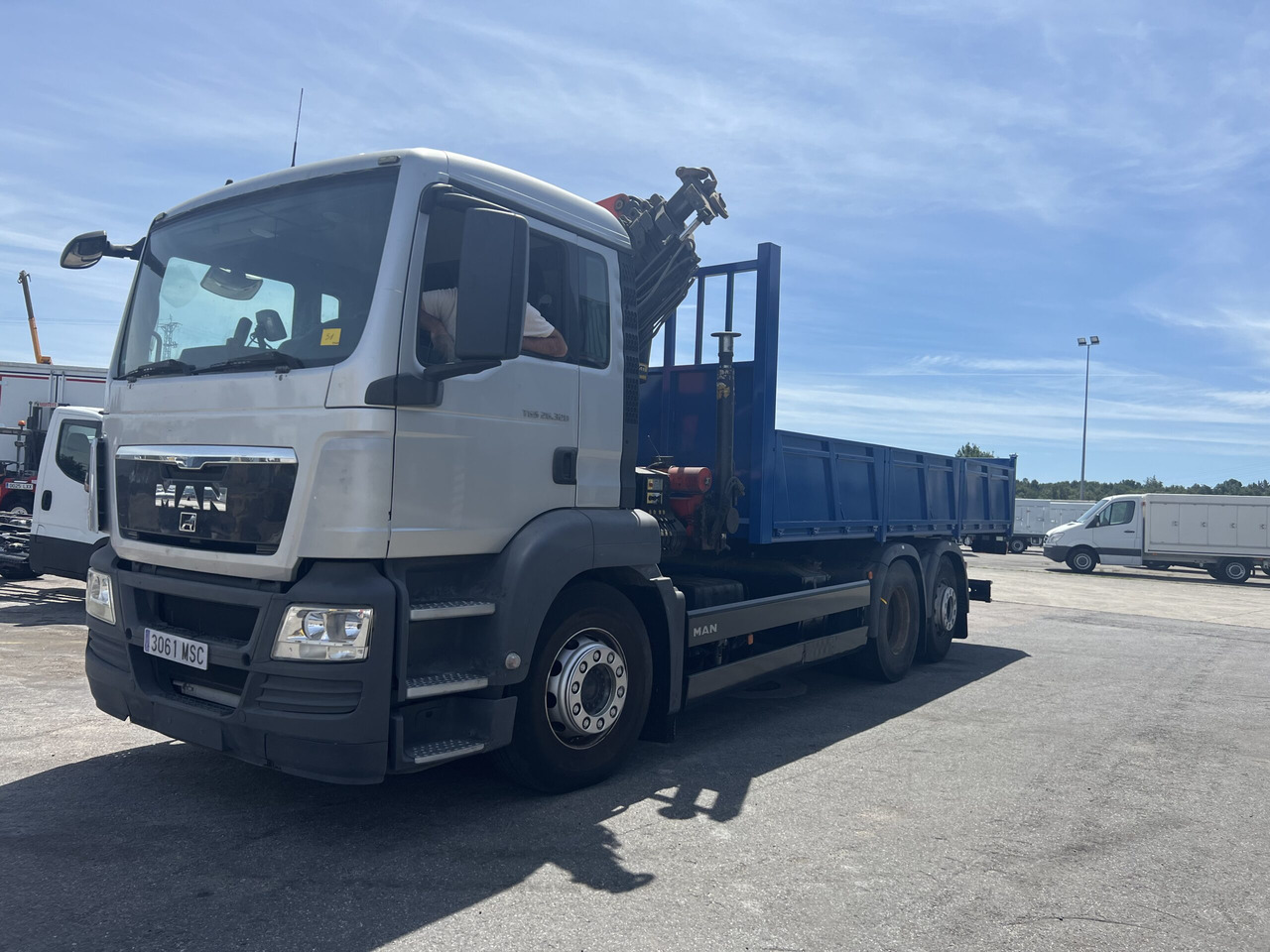 CAMION GRUA Y BASCULANTE MAN 26320 - Kipper, Autokran: das Bild 2 CAMION GRUA Y BASCULANTE MAN 26320 - Kipper, Autokran: das Bild 2