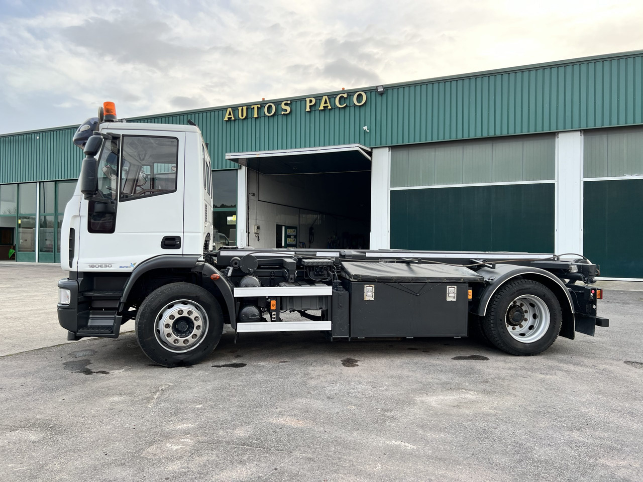 IVECO 300 EN CHASIS - Fahrgestell LKW: das Bild 5 IVECO 300 EN CHASIS - Fahrgestell LKW: das Bild 5
