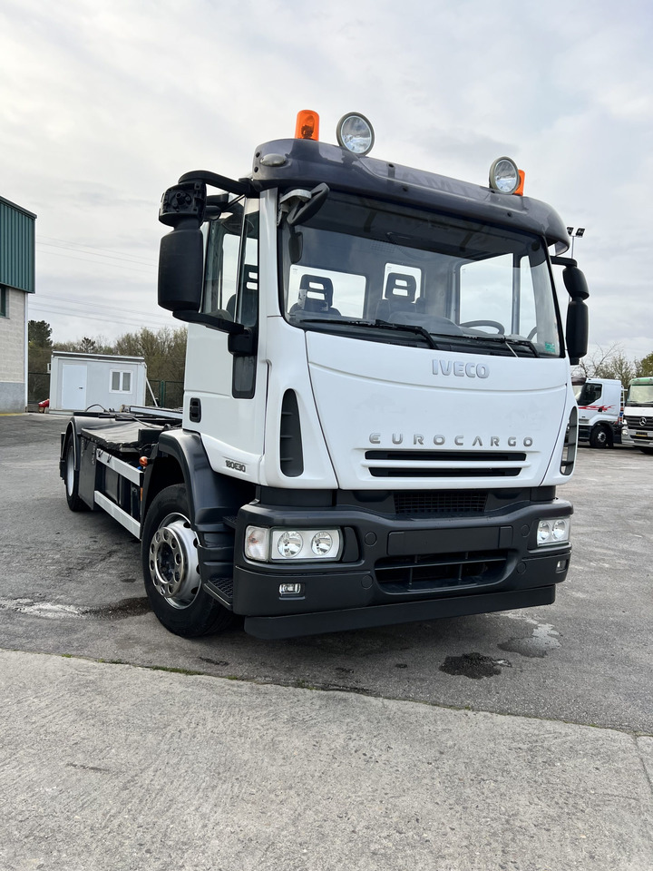 IVECO 300 EN CHASIS - Fahrgestell LKW: das Bild 1 IVECO 300 EN CHASIS - Fahrgestell LKW: das Bild 1