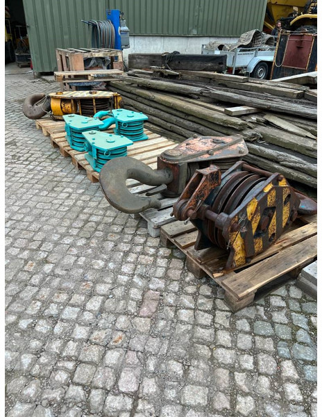Hookblock various hookblocks for sale - Anbauteil für Mobilkran: das Bild 1 Hookblock various hookblocks for sale - Anbauteil für Mobilkran: das Bild 1
