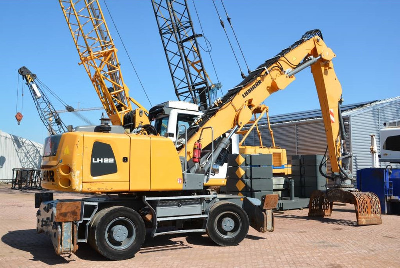 Liebherr LH 22 M - Umschlagbagger: das Bild 5 Liebherr LH 22 M - Umschlagbagger: das Bild 5