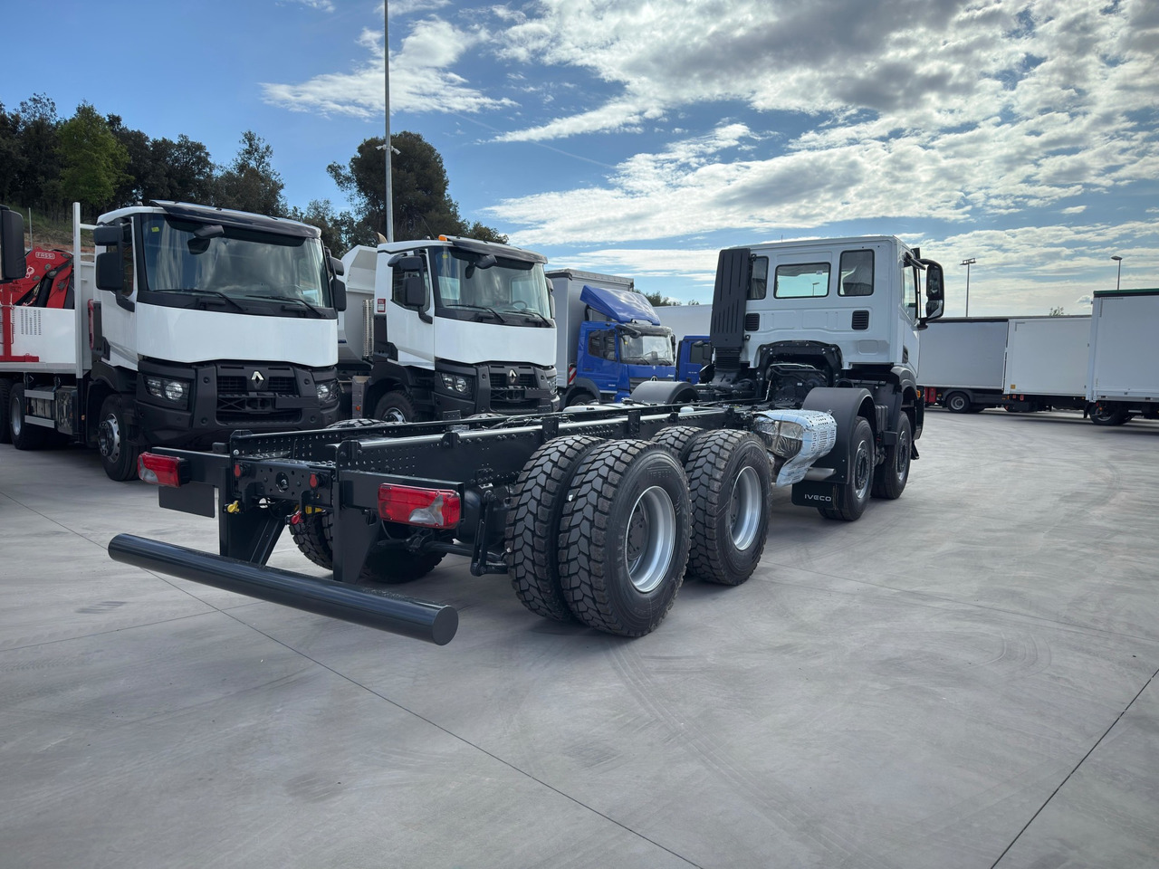 IVECO AD410T50 T-WAY 8x4 E6 (Chassis) - Fahrgestell LKW: das Bild 5 IVECO AD410T50 T-WAY 8x4 E6 (Chassis) - Fahrgestell LKW: das Bild 5