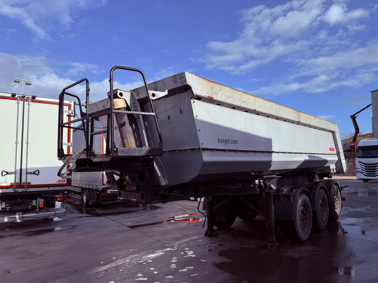 KOGEL SKM24 (Bathtub) - Kipper Auflieger: das Bild 1 KOGEL SKM24 (Bathtub) - Kipper Auflieger: das Bild 1