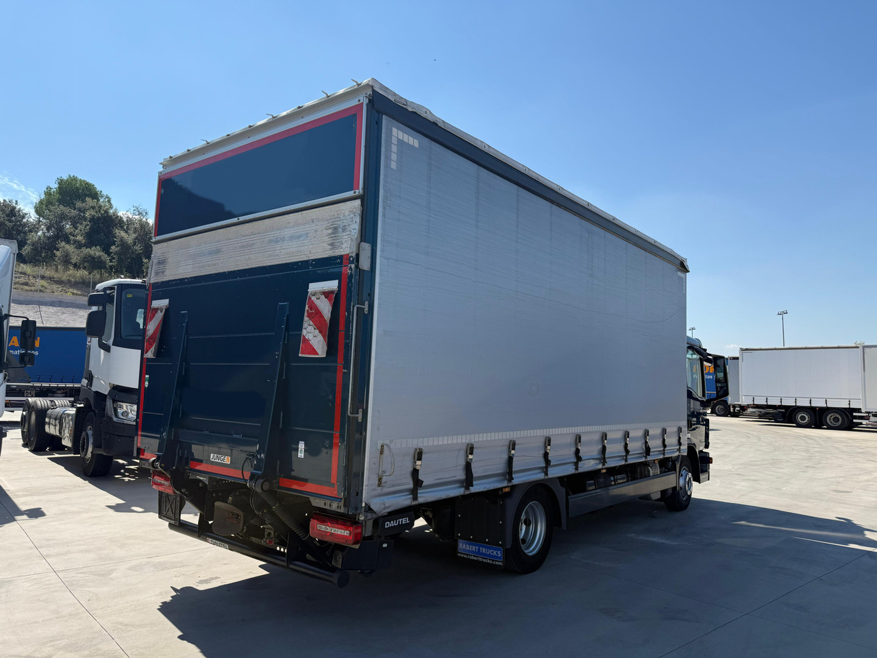 MAN 8.190 BL TGL E6 (Tauliner) - Plane LKW: das Bild 3 MAN 8.190 BL TGL E6 (Tauliner) - Plane LKW: das Bild 3