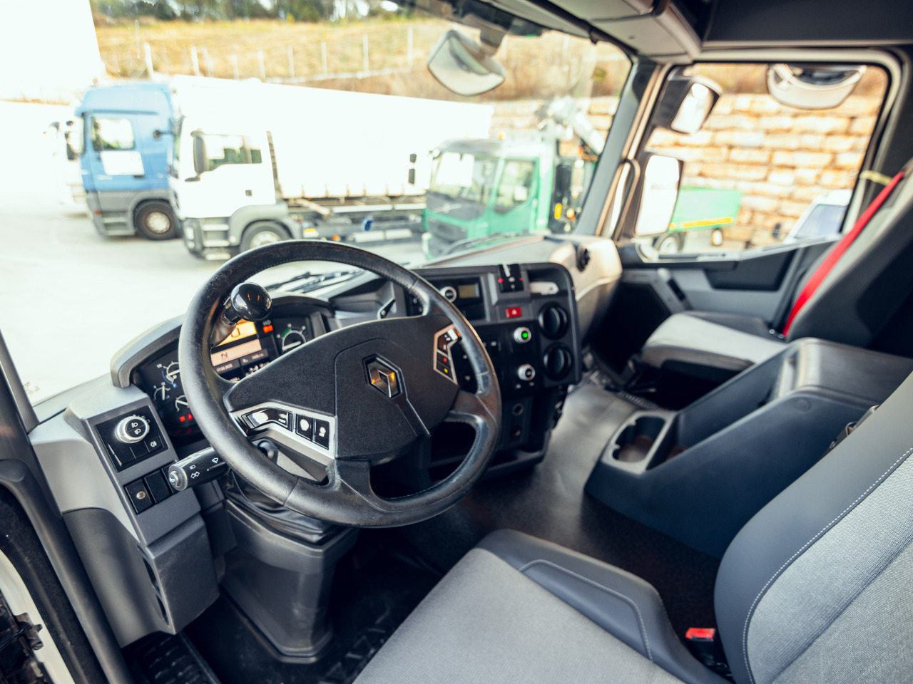 RENAULT C460 E6 (Chassis) - Fahrgestell LKW: das Bild 5 RENAULT C460 E6 (Chassis) - Fahrgestell LKW: das Bild 5