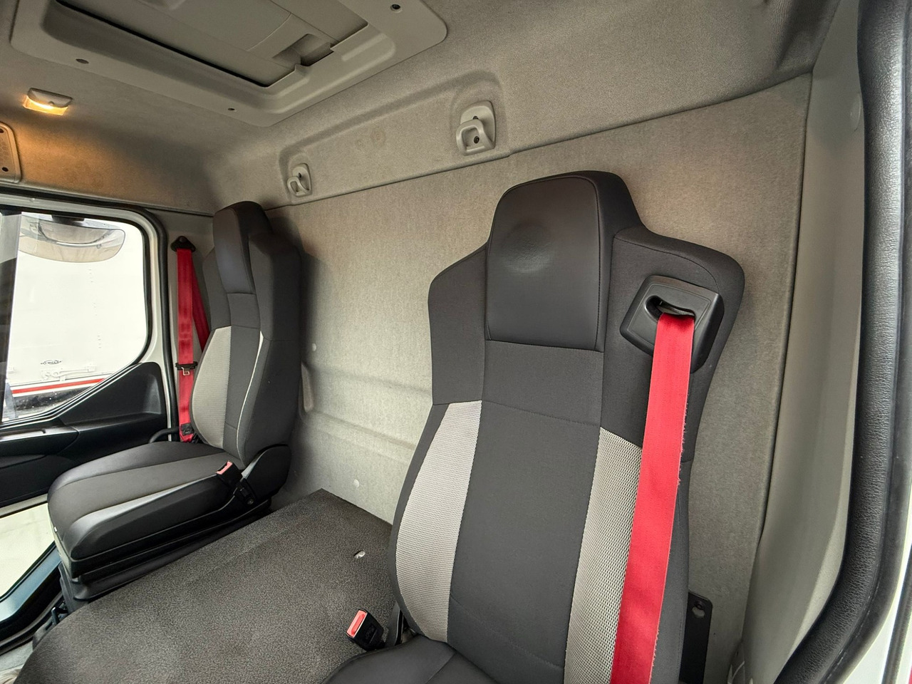 Koffer LKW RENAULT D E6 (VAN): das Bild 6