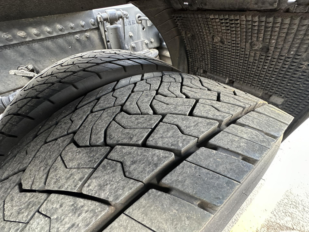 SCANIA R 460 A4x2NB - Sattelzugmaschine: das Bild 2 SCANIA R 460 A4x2NB - Sattelzugmaschine: das Bild 2