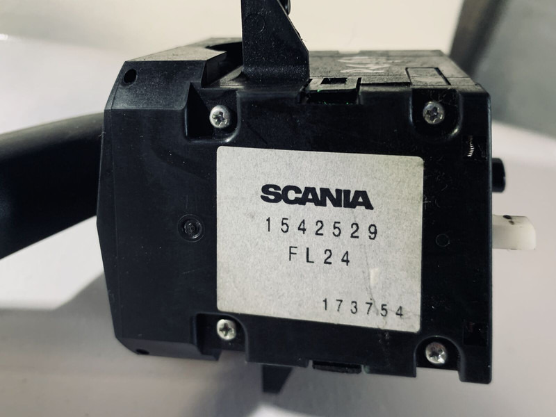 Scania P250 - Relais: das Bild 2 Scania P250 - Relais: das Bild 2