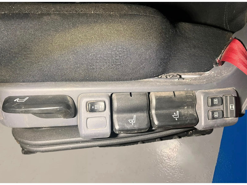 Scania driver (left side) euro 6 - Sitz: das Bild 2 Scania driver (left side) euro 6 - Sitz: das Bild 2