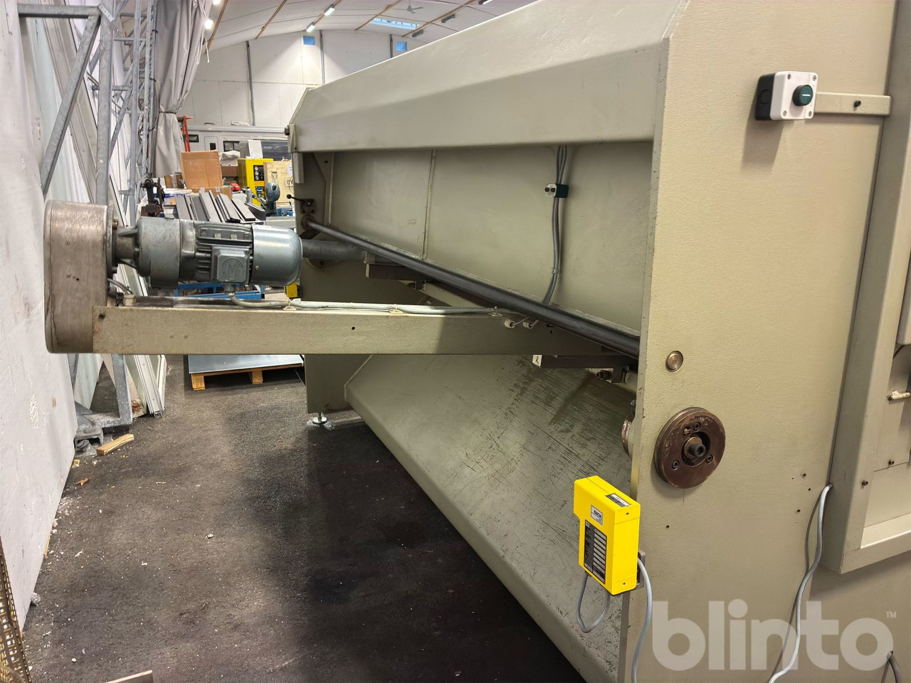 Darley 2500x4 - Werkzeugmaschine: das Bild 3 Darley 2500x4 - Werkzeugmaschine: das Bild 3