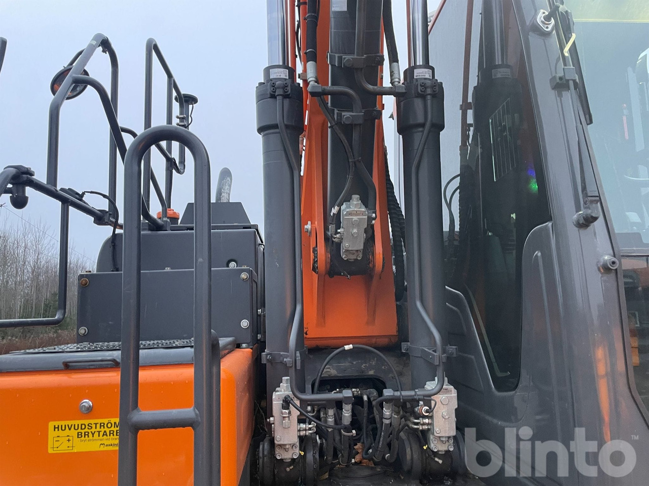 Umschlagbagger Doosan Dx140 + Dumperkärra o redskap: das Bild 44 Umschlagbagger Doosan Dx140 + Dumperkärra o redskap: das Bild 44