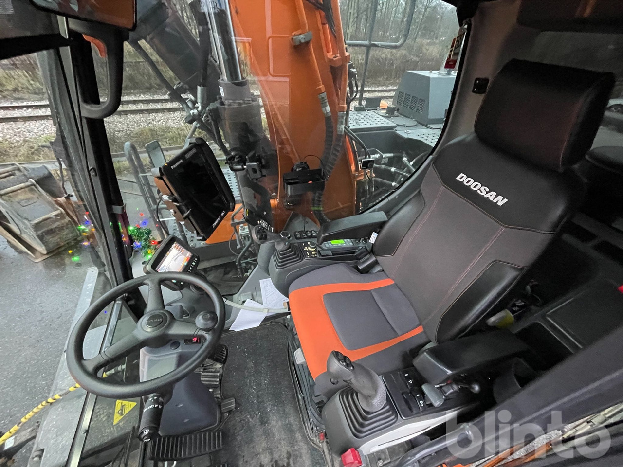 Umschlagbagger Doosan Dx140 + Dumperkärra o redskap: das Bild 12 Umschlagbagger Doosan Dx140 + Dumperkärra o redskap: das Bild 12