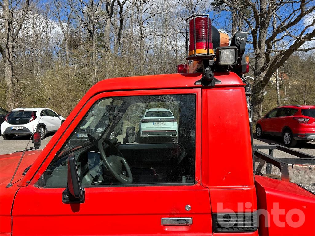 Abschleppwagen Garagebärgare / TOYOTA LAND CRUISER 70 P: das Bild 41