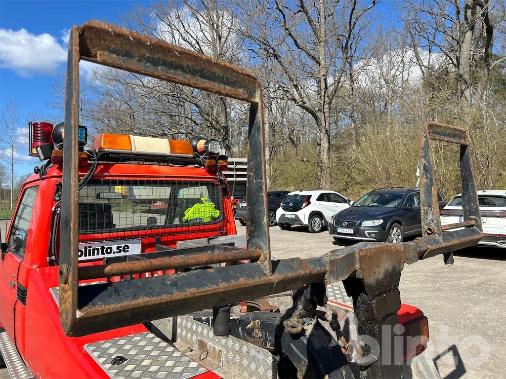 Abschleppwagen Garagebärgare / TOYOTA LAND CRUISER 70 P: das Bild 35