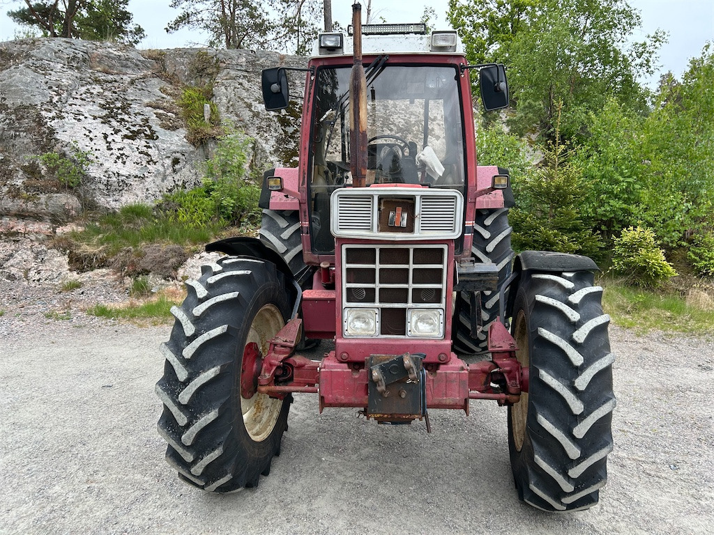 INTERNATIONAL 1056 AXL - Traktor: das Bild 2 INTERNATIONAL 1056 AXL - Traktor: das Bild 2